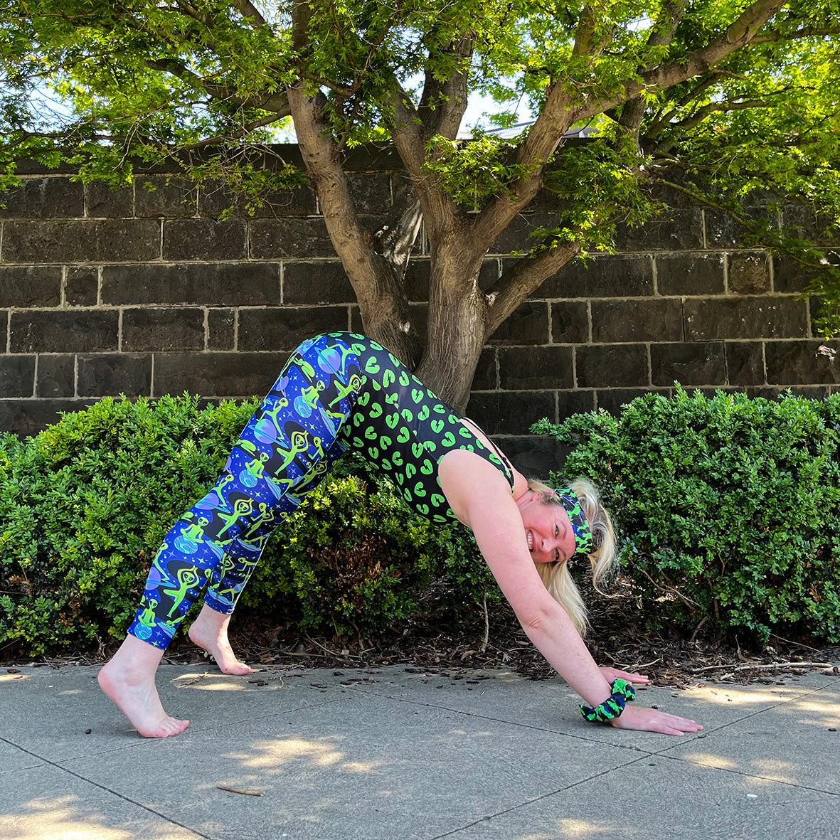 OUT-OF-THIS-POSE CUSTOM LEGGINGS