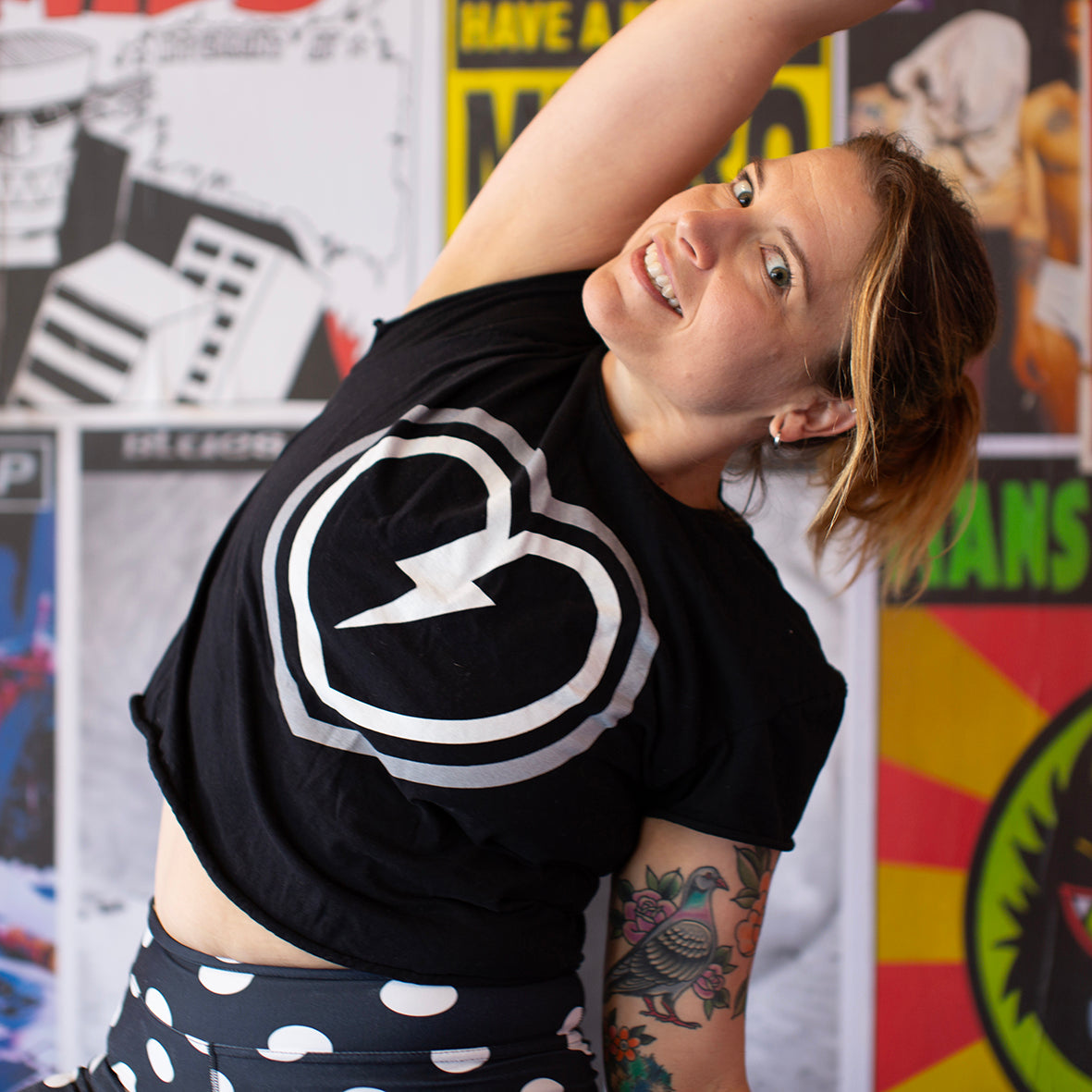 POP FLASH LOGO CUSTOM TEE